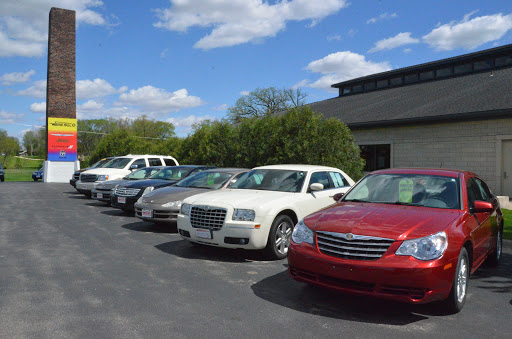 Used Car Dealer «Wayne Hall Chrysler Jeep Dodge», reviews and photos, 507 E Main St, Anamosa, IA 52205, USA