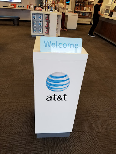 Cell Phone Store «AT&T», reviews and photos, 709 Lewis And Clark Parkway, Clarksville, IN 47129, USA