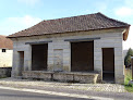 Fontaine-lavoir Pennesières