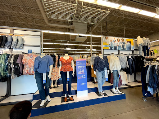 Clothing Store «Old Navy», reviews and photos, 4300 Towne Center Dr, Louisville, KY 40241, USA