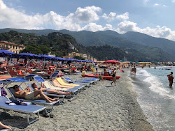 Foto di Spiaggia Gigante Monterosso Al Mare area parzialmente ristrutturata