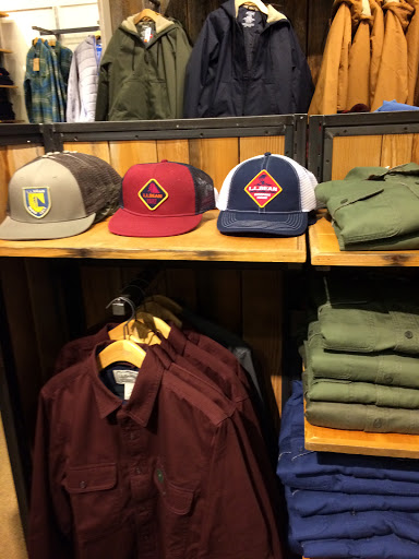 Clothing Store «L.L. Bean», reviews and photos, 340 Legacy Pl, Dedham, MA 02026, USA