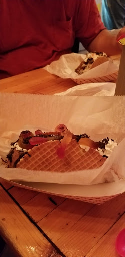 Ice Cream Shop «Milkhouse Ice Cream and Coffee Cafe», reviews and photos, 4189 Keewahdin Rd, Fort Gratiot Twp, MI 48059, USA