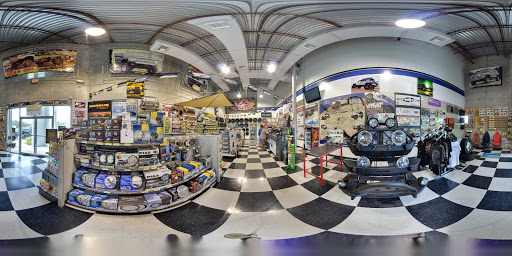 Truck Accessories Store «4 Wheel Parts - Thomas University - Miami Gardens, FL», reviews and photos, 3383 NW 167th St, Miami Gardens, FL 33056, USA