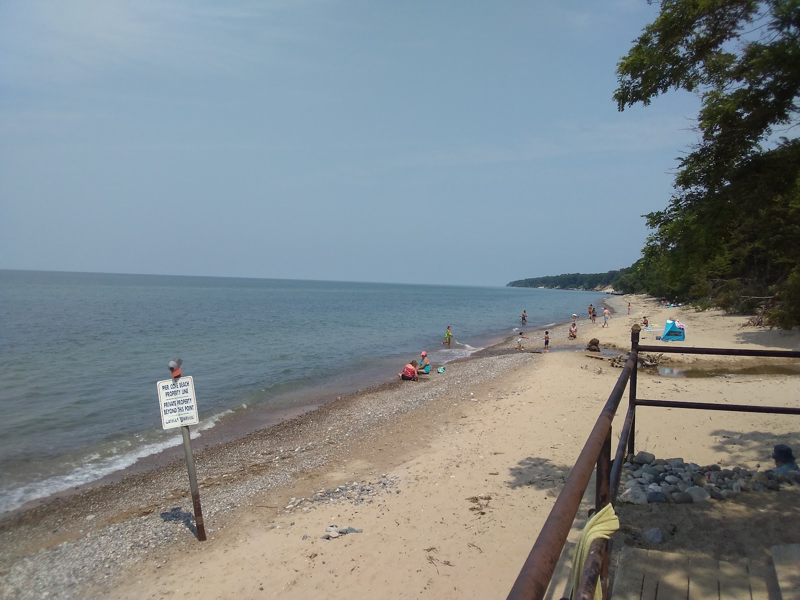 Φωτογραφία του Pier Cove Beach με μακρά ευθεία ακτή