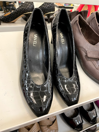 Thrift Store «Goodwill Store Manchester», reviews and photos, 2161 Hillsboro Blvd #5, Manchester, TN 37355, USA