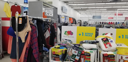 Discount Store «Kmart», reviews and photos, 2000 E 10 Mile Rd, Warren, MI 48091, USA