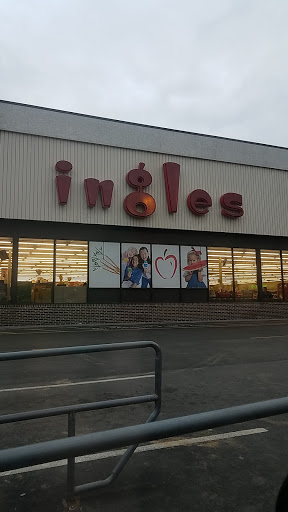 Grocery Store «Ingles Market», reviews and photos, 300 S Main St, Trenton, GA 30752, USA