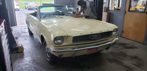 Auto Repair Shop «Meineke Car Care Center», reviews and photos, 3723 Charlestown Rd, New Albany, IN 47150, USA