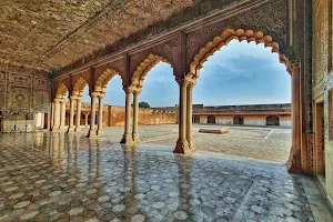 Sheesh Mahal image