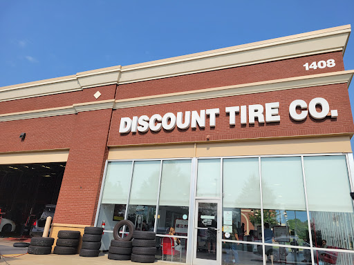 Tire Shop «Discount Tire Store - Greenville, SC», reviews and photos, 1408 Woodruff Rd, Greenville, SC 29607, USA
