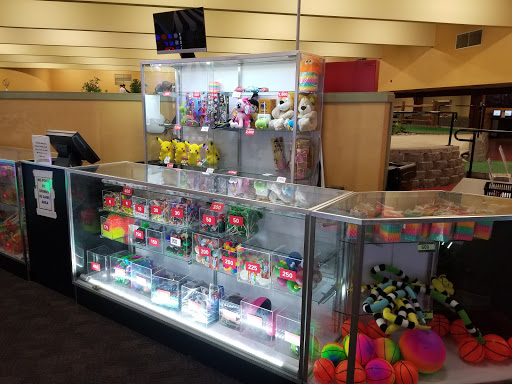 Pizza Restaurant «Pizza! Golf! Pizza Putters Family Entertainment Center», reviews and photos, 1156 OR-99, Eugene, OR 97402, USA