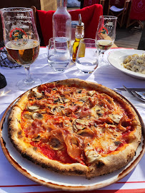 Pizza du Restaurant italien AMORE HIBOU - MEGEVE - n°4