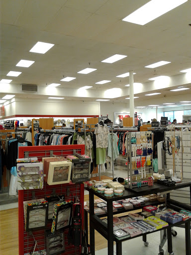 Department Store «T.J. Maxx», reviews and photos, 701 N Milwaukee Ave #252, Vernon Hills, IL 60061, USA