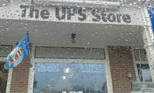 Shipping and Mailing Service «The UPS Store», reviews and photos, 18 Maple Ave, Barrington, RI 02806, USA
