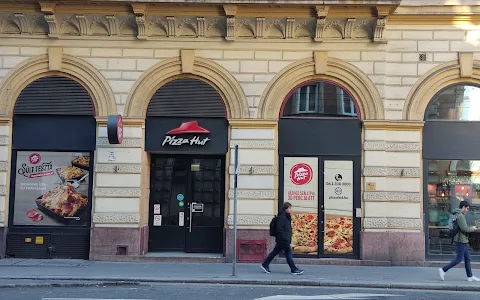 Pizza Hut Budapest Király image