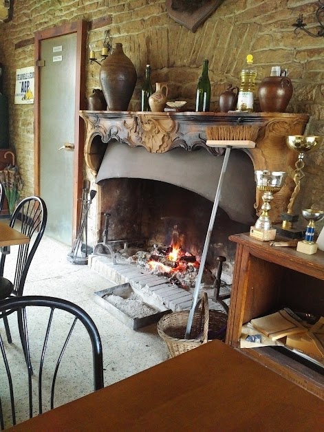 À La Bonne Auberge « Chez fifi » Saint-Seine-l'Abbaye