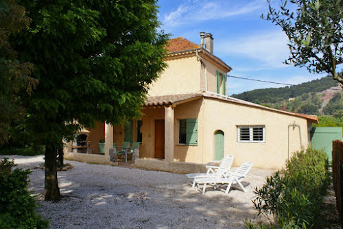 Gîte les Mimosas: location maison gîte avec piscine centre Var Chaine des Maures à Gonfaron