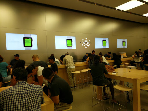 Computer Store «Apple Los Cerritos», reviews and photos, 242 Los Cerritos Center, Cerritos, CA 90703, USA