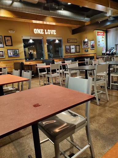 Raising Canes Chicken Fingers image