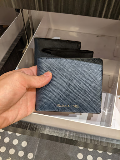 Fashion Accessories Store «Michael Kors», reviews and photos, 3690 Livermore Outlets Dr, Livermore, CA 94551, USA