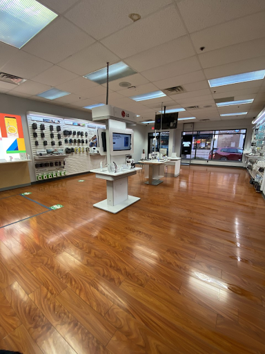 Cell Phone Store «GoWireless Verizon Authorized Retailer», reviews and photos, 525 N Main St #260, Milford, MI 48381, USA