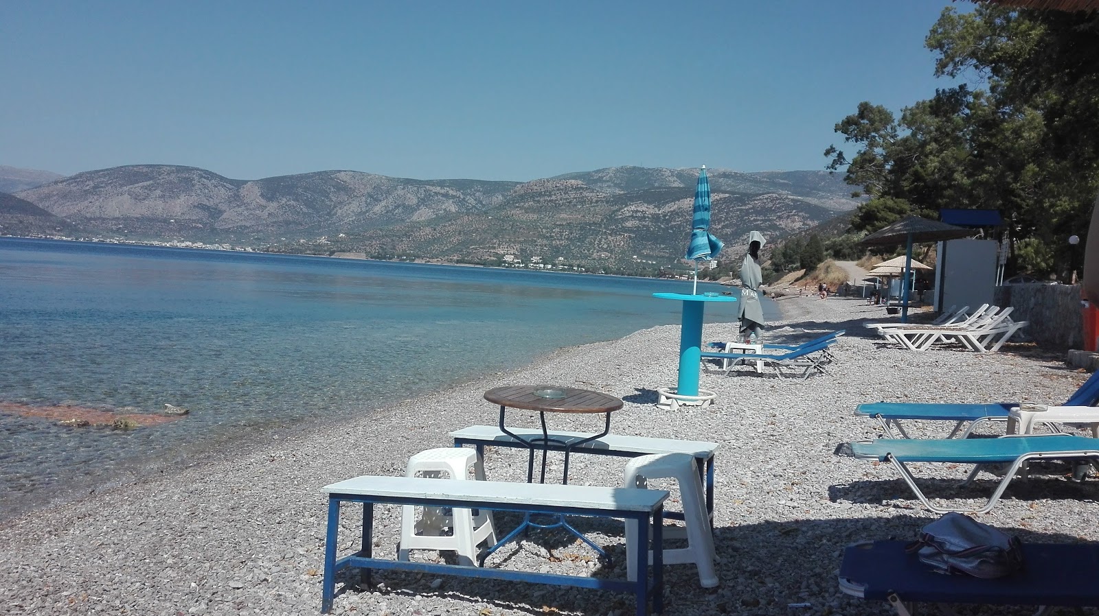 Foto av Agios Nikolaos beach med turkos rent vatten yta