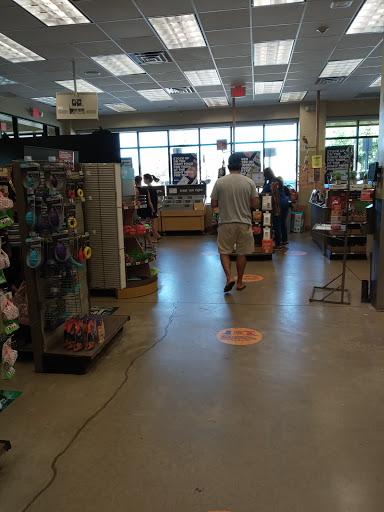 Pet Supply Store «Petco Animal Supplies», reviews and photos, 1275 W Boston Post Rd, Larchmont, NY 10538, USA