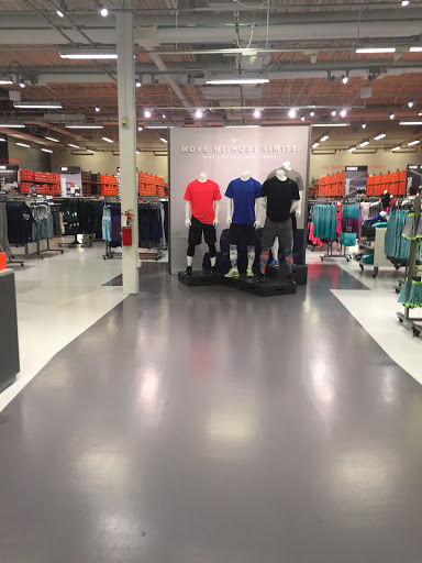 Clothing Store «Nike Factory Store», reviews and photos, 4760 Baldwin Rd M125, Auburn Hills, MI 48326, USA