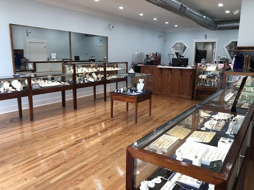 Jewelry Store «DeLyn Jewelry», reviews and photos, 29 E Washington St, Martinsville, IN 46151, USA