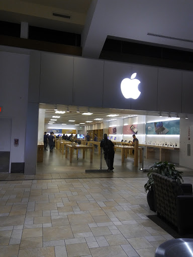 Computer Store «Apple Smith Haven», reviews and photos, 518 Smith Haven Mall, Lake Grove, NY 11755, USA