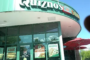 Quiznos image