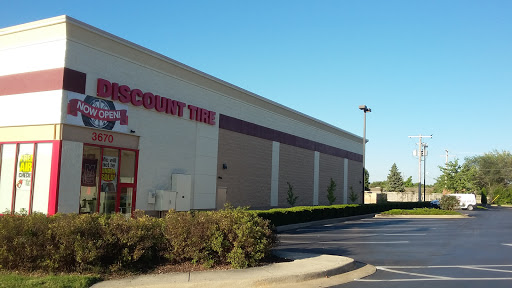 Discount Tire Store - Springfield, MO, 3670 S Glenstone Ave, Springfield, MO 65804, USA, 