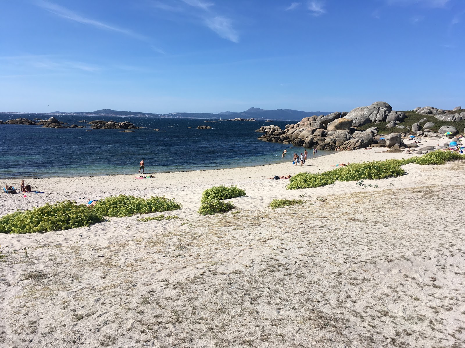 Foto av Praia de Borreiro och bosättningen