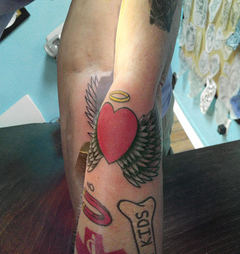 Tattoo Shop «Anchors Up Tattoo», reviews and photos, 720 E Eau Gallie Blvd, Melbourne, FL 32937, USA