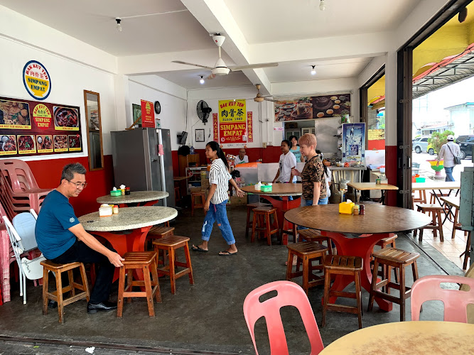 Kedai Sup di Kepulauan Riau: Menikmati Kelezatan Sup di Bak Kut Teh Simpang empat dan jumlah tempat lainnya
