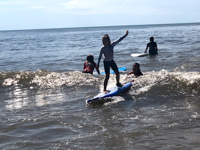 Escuela de Surf El Emir