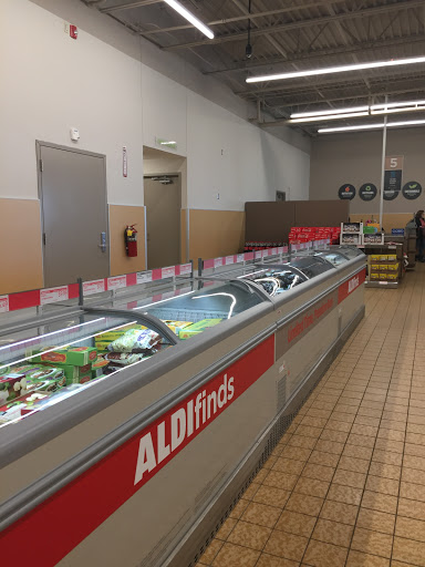 Supermarket «ALDI», reviews and photos, 2106 Forest Hills Rd W, Wilson, NC 27893, USA