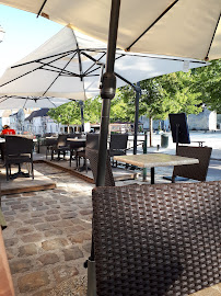 Atmosphère du Restaurant français La Terrasse du Châtel à Provins - n°4