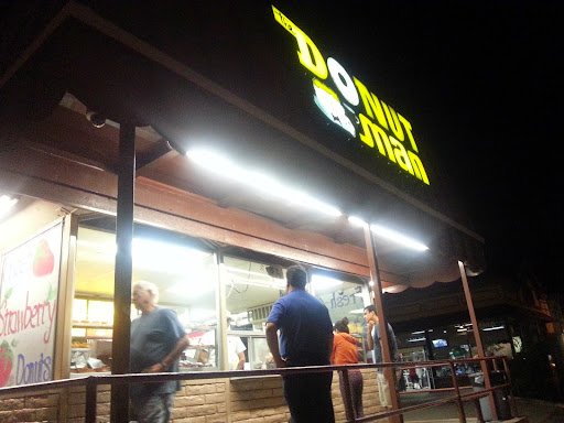 Donut Shop «The Donut Man», reviews and photos, 915 E Rte 66, Glendora, CA 91740, USA
