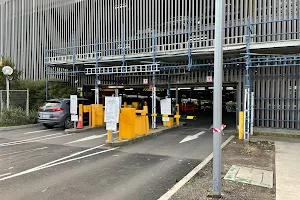 Monash Medical Centre Visitor Carpark image