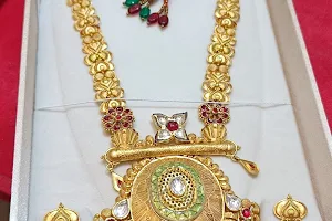 Shri Banshidhar Jewelers image