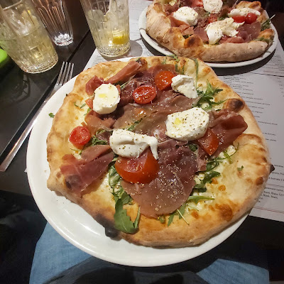 La Piola Sciacatra Pizzeria Trattoria à Paris