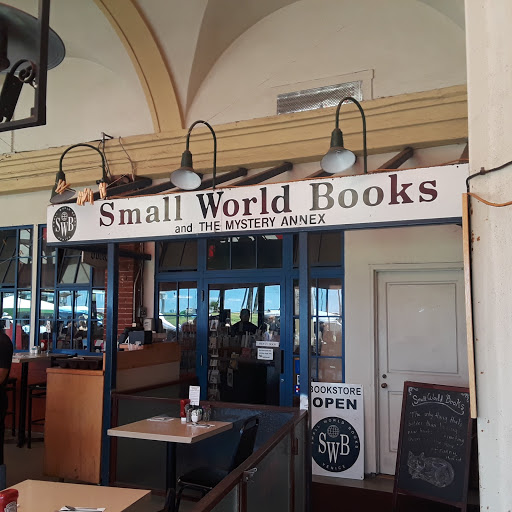 Book Store «Small World Books», reviews and photos, 1407 Ocean Front Walk, Venice, CA 90291, USA