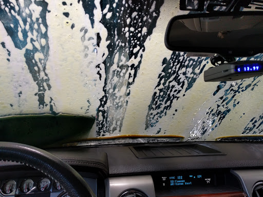 Car Wash «Carmel Car Wash: GM- Jorge Gamez», reviews and photos, 6140 E Mockingbird Ln, Dallas, TX 75214, USA