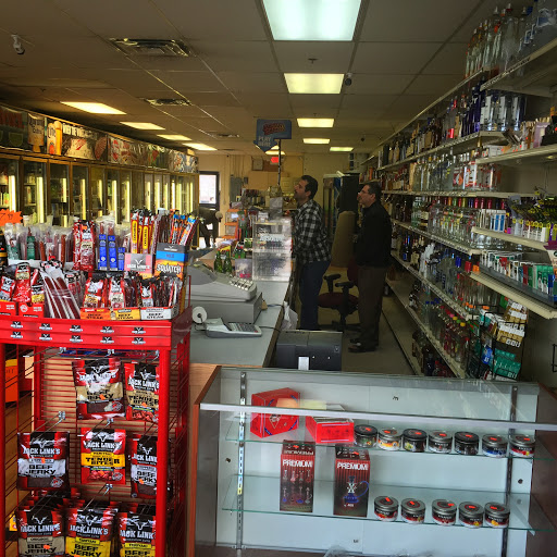 Liquor Store «Romulus Convenience Store», reviews and photos, 7610 Merriman Rd, Romulus, MI 48174, USA