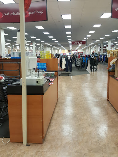 Clothing Store «Burlington Coat Factory», reviews and photos, 18000 Vernier Rd, Harper Woods, MI 48225, USA