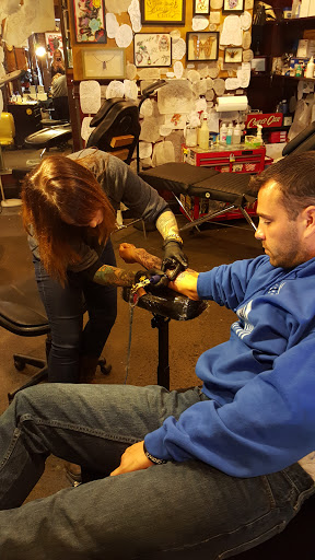 Tattoo Shop «The Mercy Seat», reviews and photos, 210 E 16th St, Kansas City, MO 64108, USA