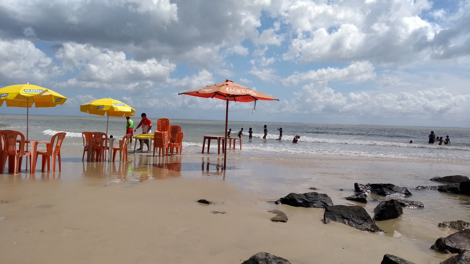 Foto di Praia do Sol con una superficie del acqua cristallina