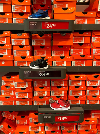 Clothing Store «Nike Factory Store», reviews and photos, 10801 Corkscrew Rd D-177, Estero, FL 33928, USA